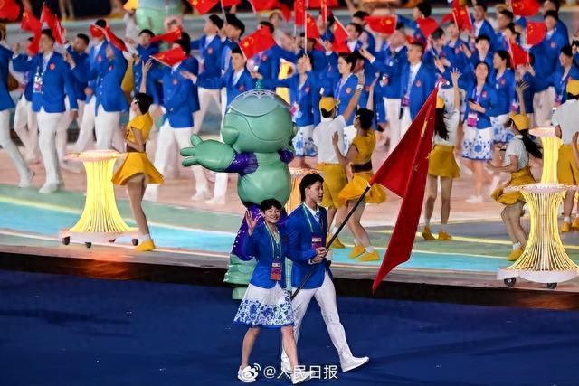 女子4×200米游泳决赛视频_游泳4×200米回放_亚运会游泳3米台冠军