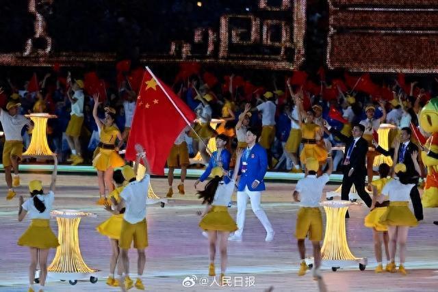 亚运会游泳3米台冠军_女子4×200米游泳决赛视频_游泳4×200米回放